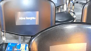 PREZENTUL FĂRĂ PERDEA Marius Oprea. Congresul al XIV-lea al PNL a luat sfîrşit. Urmează revoluţia