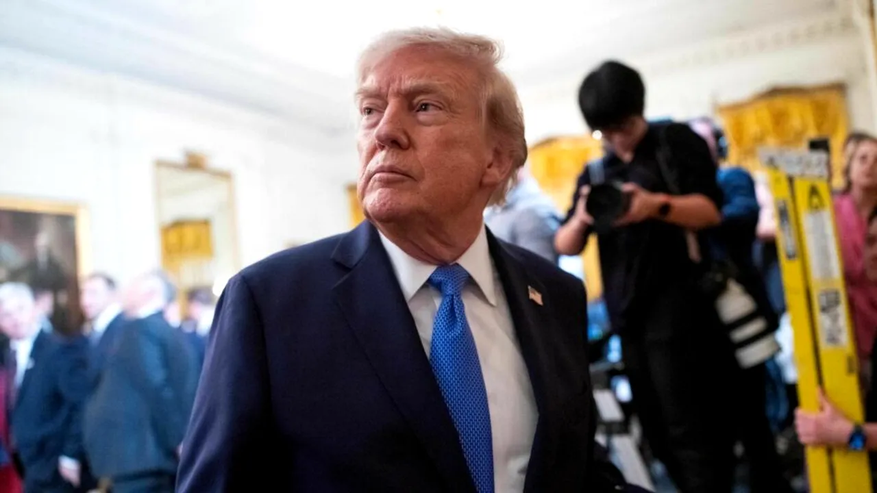 Avioane F-16, ridicate în aer după ce mai multe aeronave au pătruns unde juca Trump golf