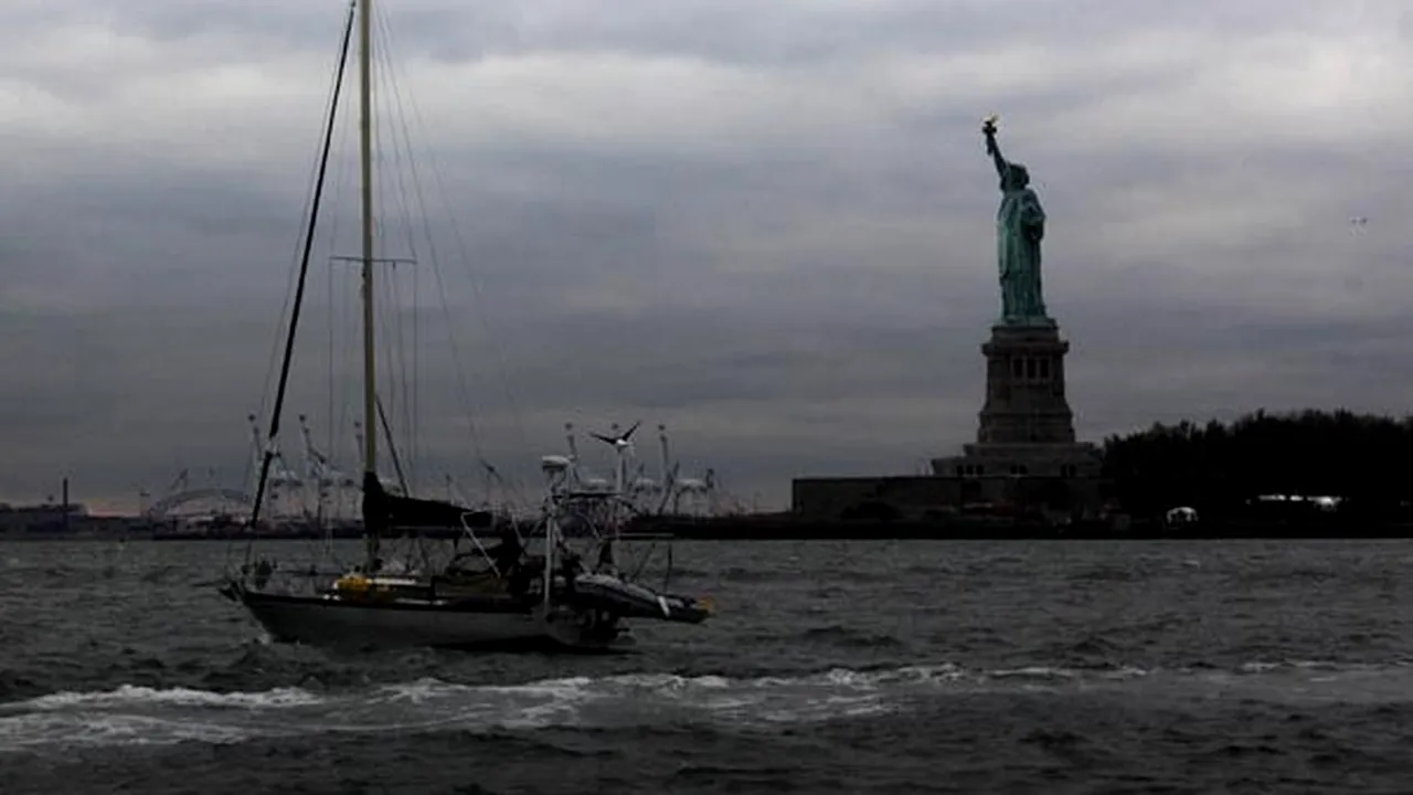 New York-ul încearcă să revină la normal, după trecerea Uraganului Sandy - FOTO, VIDEO