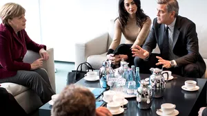 Soţia lui George Clooney şi Angela Merkel au discutat despre criza refugiaţilor