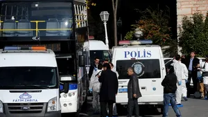 Atac armat într-un cartier turistic din Istanbul, soldat cu doi răniţi - VIDEO