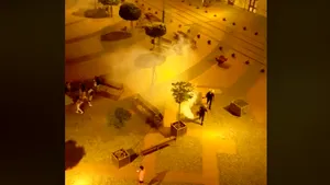 „Dezinsecţie în stil românesc”. Timişoreni care se aflau în centrul oraşului, „gazaţi” cu substanţe pentru combaterea insectelor | VIDEO