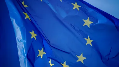 EXTERNE Înlăturarea steagurilor UE este o „trădare”, le spune ministrul francez de Externe primarilor de extremă dreapta