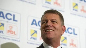 Iohannis, ajuns la BPN în timp ce Orban făcea declaraţii: ”Să-l lăsăm pe Ludovic să-şi facă numărul”