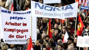 Nokia le va propune salariaţilor germani, rămaşi fără slujbe, să vină în România