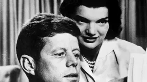 SUA coboară steagurile în bernă, comemorând o jumătate de secol de la asasinarea lui John F. Kennedy