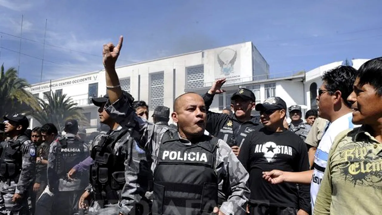 Doi fotoreporteri ai AFP, loviţi de poliţişti rebeli din Ecuador