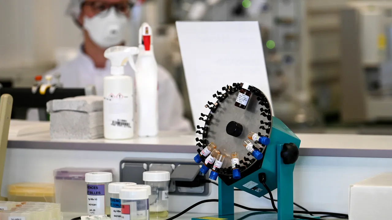Kituri de testare pentru coronavirus contaminate din laborator. Eşecul iniţial, confirmat de un raport federal. DOCUMENT