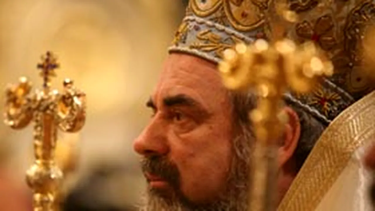 COM: Alegerea patriarhului, încă o dovadă a încremenirii bisericii într-o epocă de mult apusă