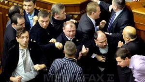 Doi deputaţi ucraineni, răniţi în timpul unei dispute violente în Parlament - FOTO