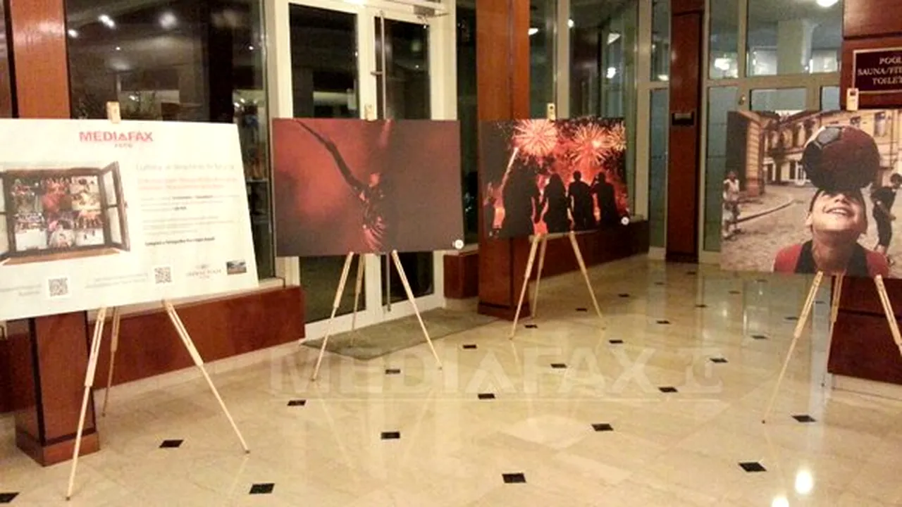 Fotografii Mediafax de colecţie, licitate în scop caritabil până pe 9 decembrie, în Capitală