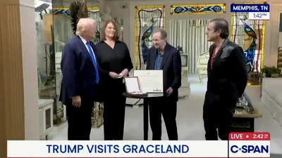 INEDIT Donald Trump s-a dus în vizită la casa lui Elvis Presley, după anunțul negocierilor-surpriză cu Iranul: „L-am cunoscut pe Frank Sinatra, pe Elvis niciodată. Îl iubesc”