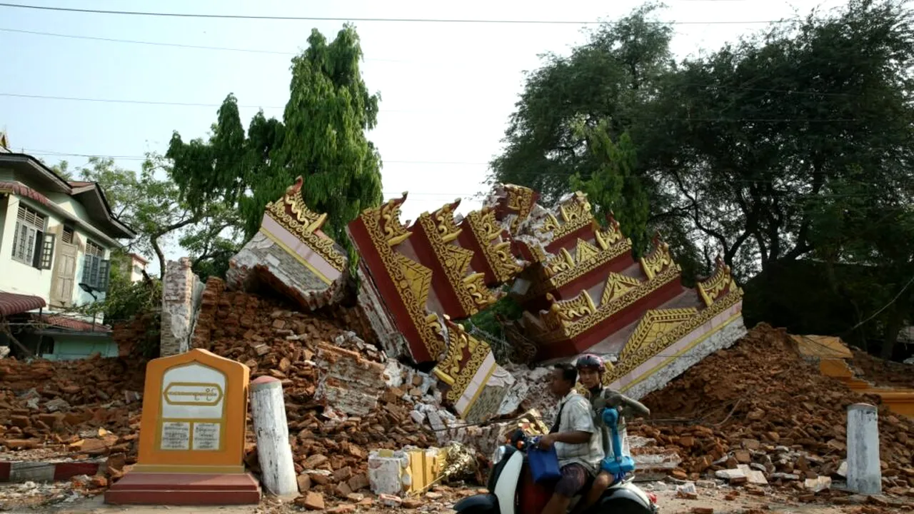 Un oraș din Myanmar în ruine: două tabere implicate în războiul civil se luptă să îl controleze
