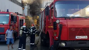 Incendiu puternic la un depozit de orez din apropierea Centurii Capitalei FOTO VIDEO