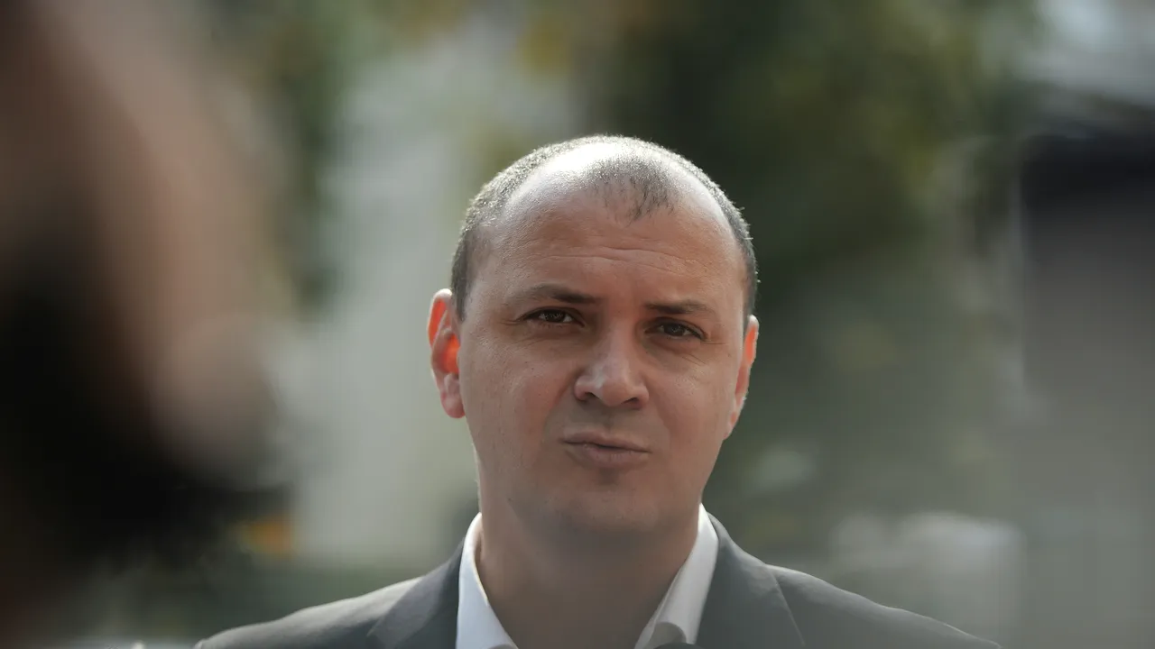 Comisia SRI îl vrea audiat pe Sebastian Ghiţă după ce va veni în România. De ce crede preşedintele Comisiei SRI că se impune  audierea fostului deputat
