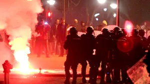 Bilanţul violenţelor din Belgrad se ridică la un mort, 130 de răniţi şi 192 de arestări
