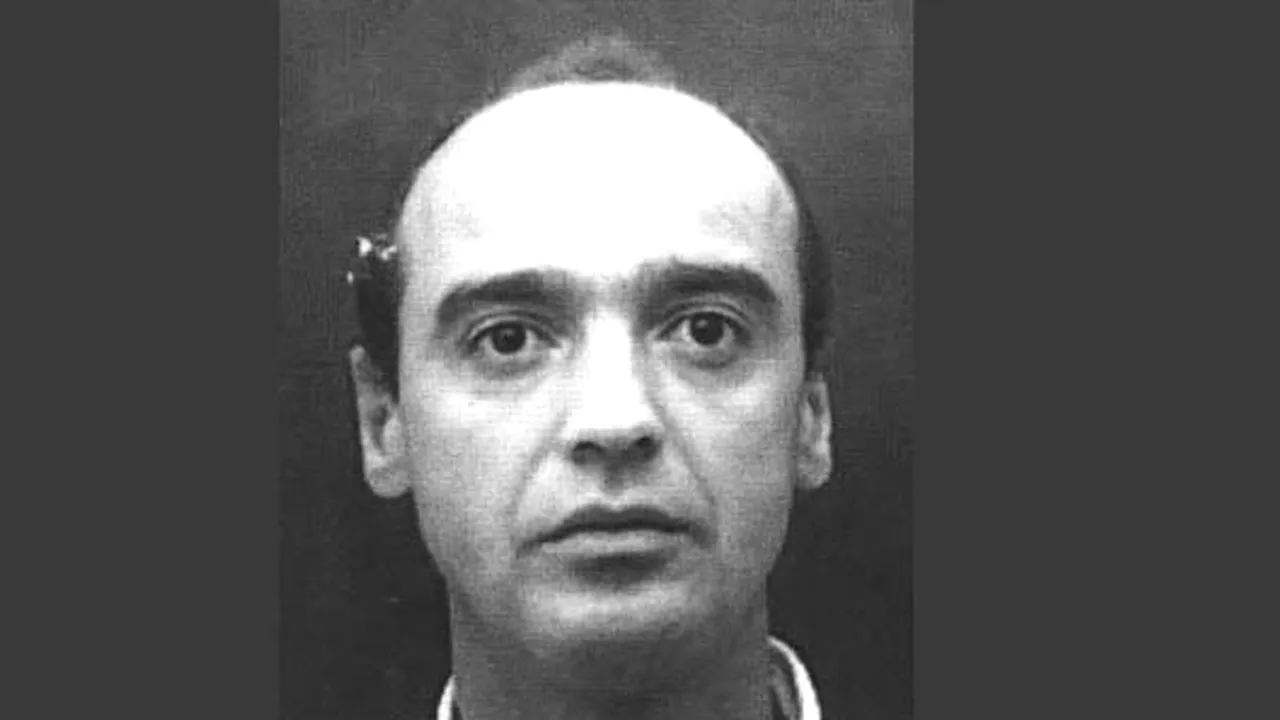 MAE: Nicolae Popa a cerut la 13 februarie 2001 prelungirea paşaportului, când nu avea interdicţie