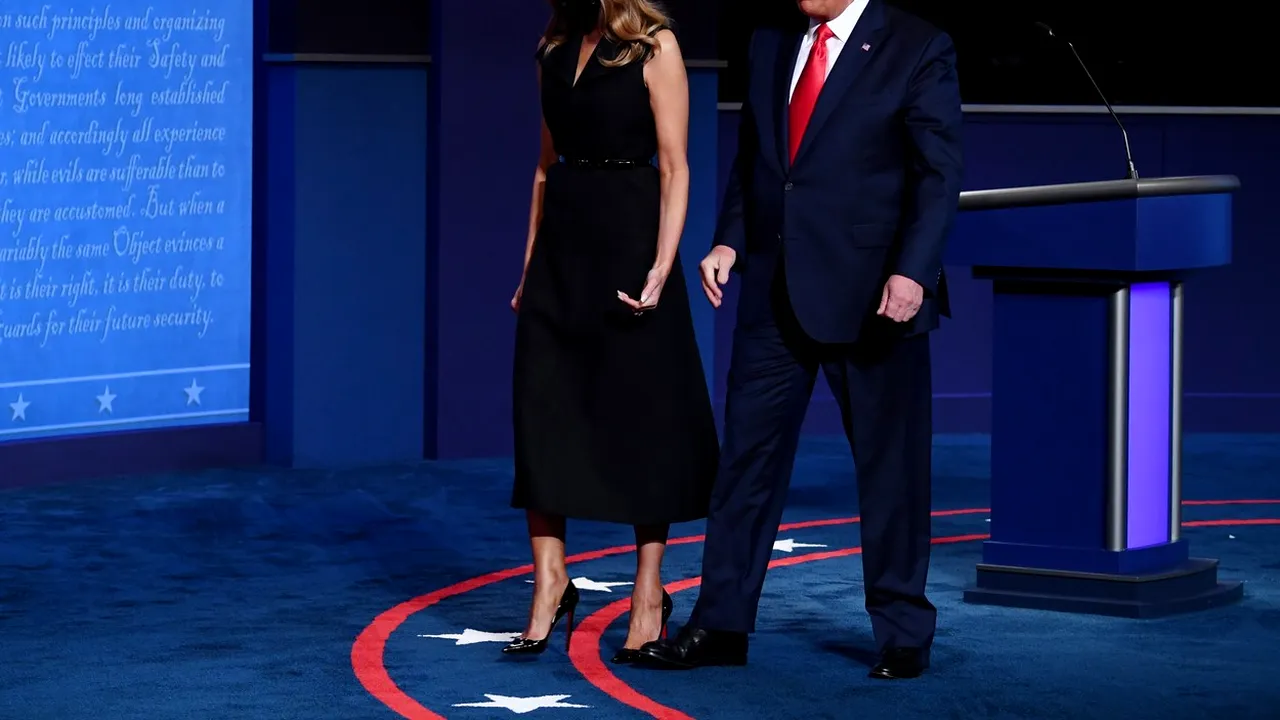 Gestul care l-a pus în dificultate pe Trump. Soţia sa a refuzat să-l ţină de mână la finalul dezbaterii cu Biden
