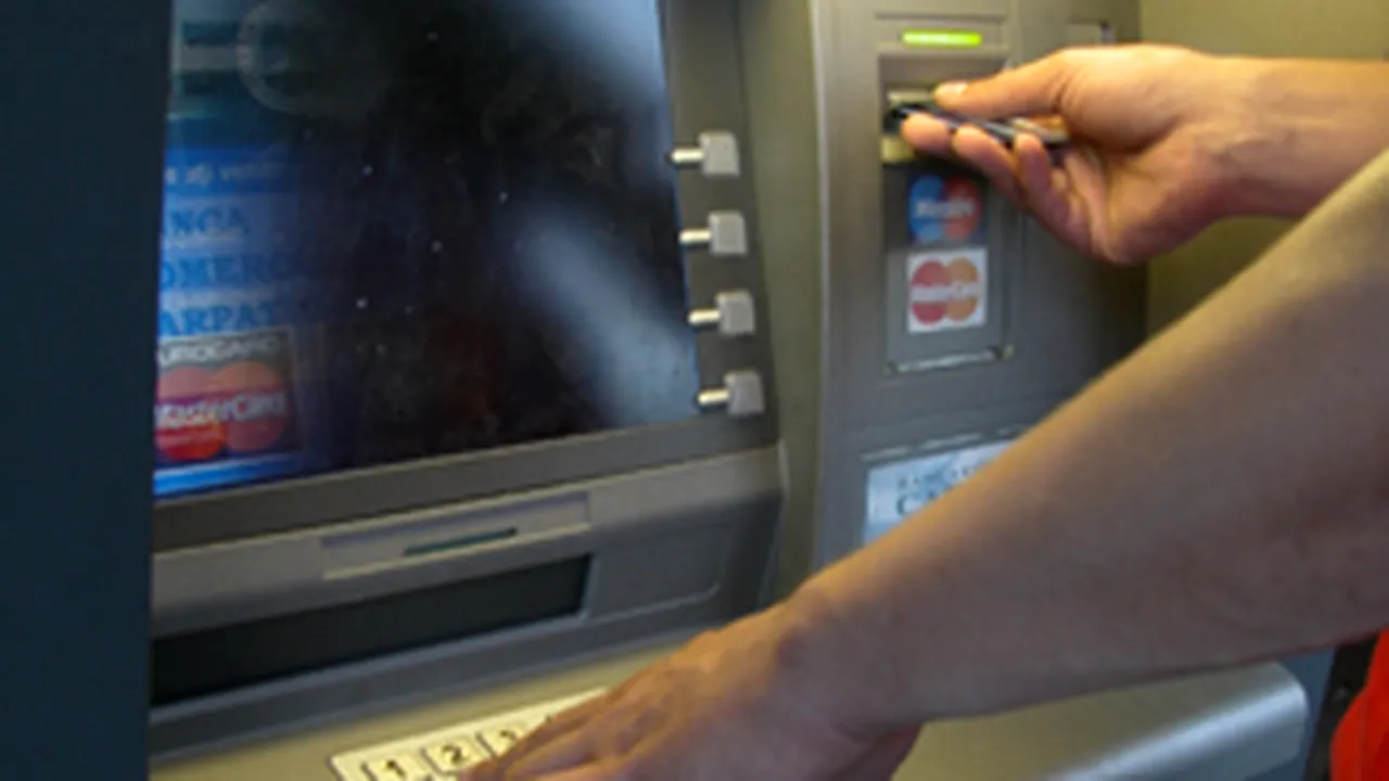 Romania's Jan Net Salary Dn 5.2% M-M To RON1,200