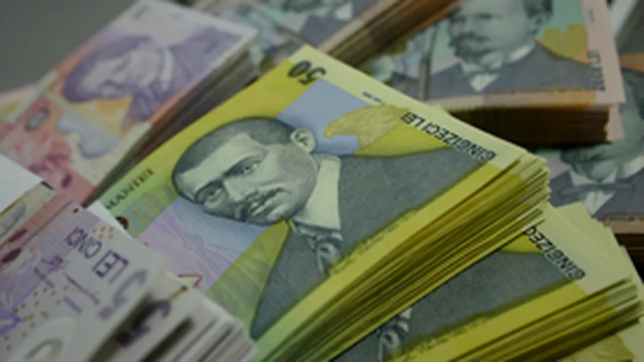 Erste: Leul slăbit susţine economia românească