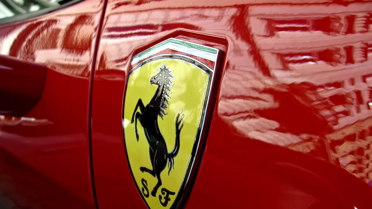 Ferrari va accepta criptomonedele ca modalitate de plată pentru maşinile sale în SUA