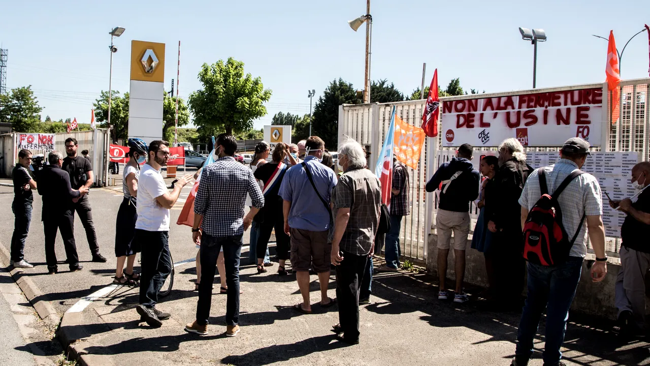 Miting de protest, în Franţa, faţă de planul de restructurare elaborat de compania Renault