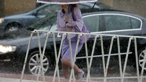 Trafic oprit pe DN5, în zona Jilava, din cauza apei de pe carosabil. Circulaţie îngreunată pe A2