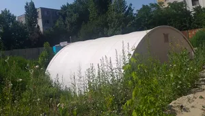 Descoperire arheologică unică la nord de Dunăre, focar de infecţie: Mormântul roman din mijlocul unui cartier de blocuri, ignorat de autorităţi | GALERIE FOTO, VIDEO