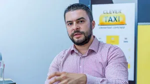 Tranzacţie de peste 10 milioane euro. Fondatorii Clever Taxi, cea mai mare aplicaţie mobilă de taxi din România, milionari în euro după ce au vândut către mytaxi - Daimler Mercedes