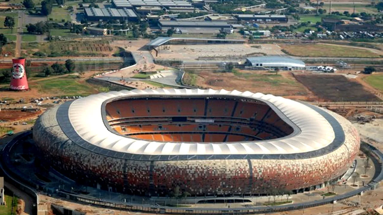 O mie de suporteri blocaţi la stadionul Soccer City, din cauza unei greve a şoferilor de autobuz
