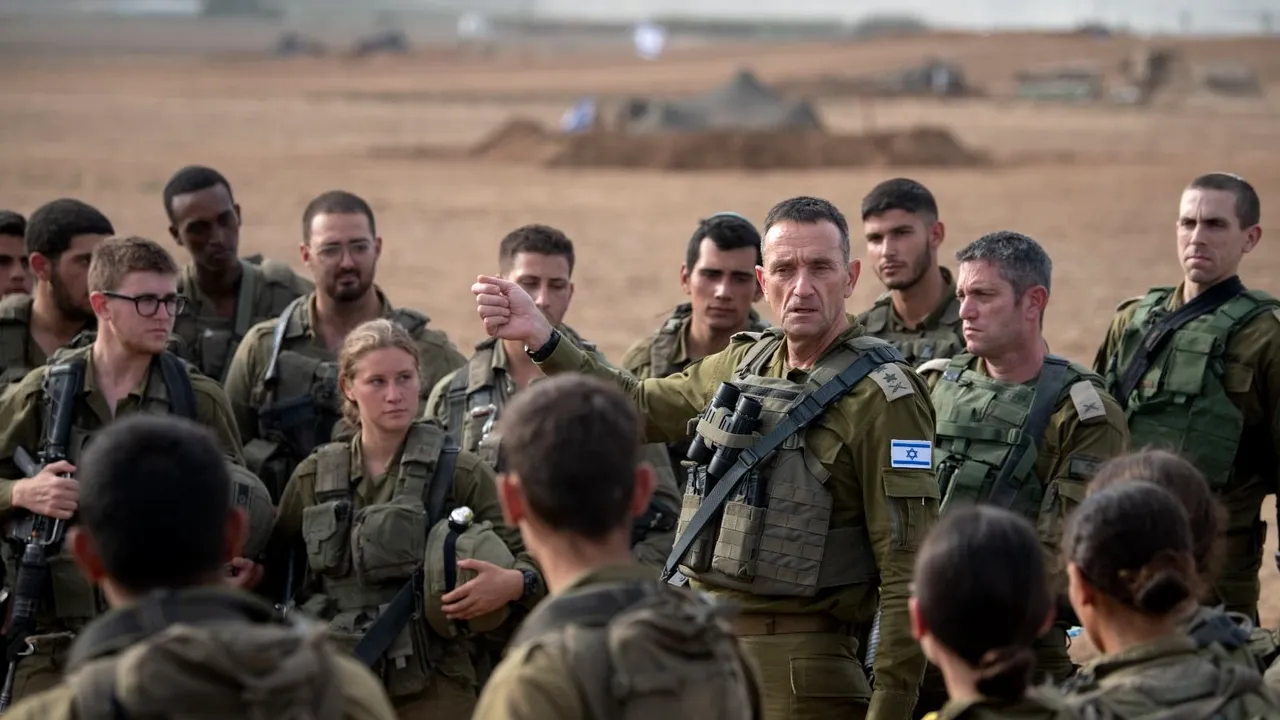 Armata israeliană şi-a extins operaţiunile terestre în Fâşia Gaza