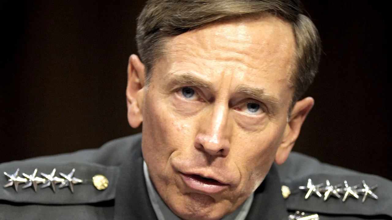 Generalul David Petraeus, fost director CIA, ameninţă Rusia: 