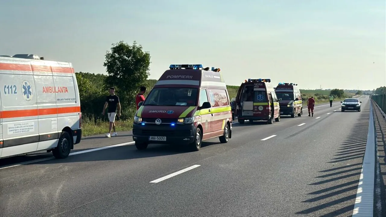 Călărași: Autocar cu 22 de copii răsturnat pe autostrada A2. A fost activat Planul Roșu de Intervenție / Un adult a decedat