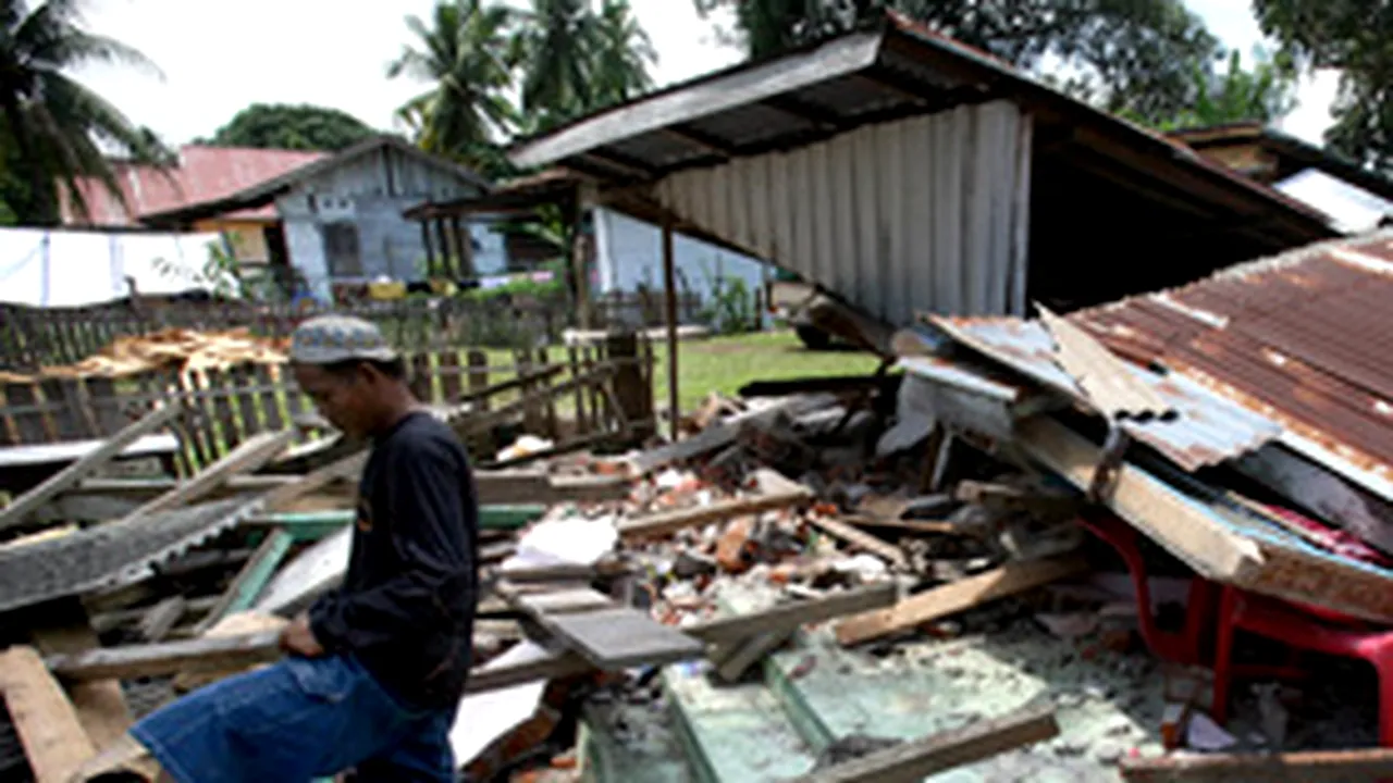 Ultimul bilanţ al seismului din Indonezia - 17 morţi