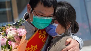 Chinezii au revizuit numărul deceselor de la Wuhan: cu 50% mai mulţi morţi din cauza COVID-19 decât au anunţat iniţial