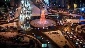 Manifestanţi la Universitate, unde în urmă cu un an au avut loc proteste
