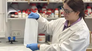 Oamenii de ştiinţă au dezvoltat un plastic care ucide viruşii