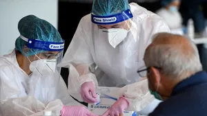 CORONAVIRUS ROMÂNIA. Cea mai neagră săptămână de la începutul pandemiei: peste 2600 de infectaţi! Cifrele îngrijorătoare pentru ţara noastră