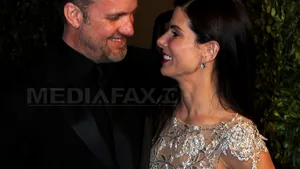 Sandra Bullock a divorţat de Jesse James
