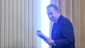 Cum explică ministrul Sănătăţii faptul că operează în continuare la un spital privat, pentru un salariu brut de peste 20.000 de lei: O fac din pasiune