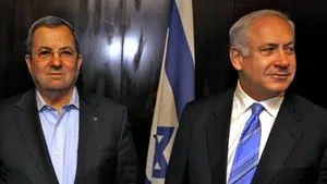 Ehud Barak şi Benjamin Netanyahu semnează un acord de coaliţie