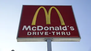 „Doriţi şi cartofi prăjiţi?” Cum s-ar putea schimba comanda drive-thru la McDonald's 