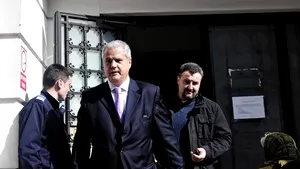 Marţi, 28 februarie 2006 / 17:39:00 - Anchetat de procurori, Năstase demisionează de la preşedinţia Camerei Deputaţilor