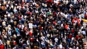 Peste 10.000 de persoane au protestat la Mioveni