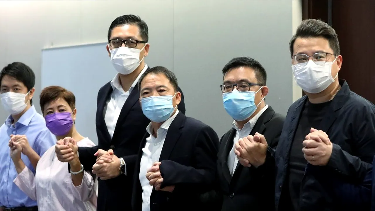Şapte deputaţi ai opoziţiei au fost arestaţi preventiv în Hong Kong