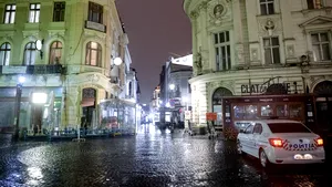 Turişti străini înşelaţi în baruri din Centrul Vechi al Capitalei. 18 inculpaţi, trimişi în judecată