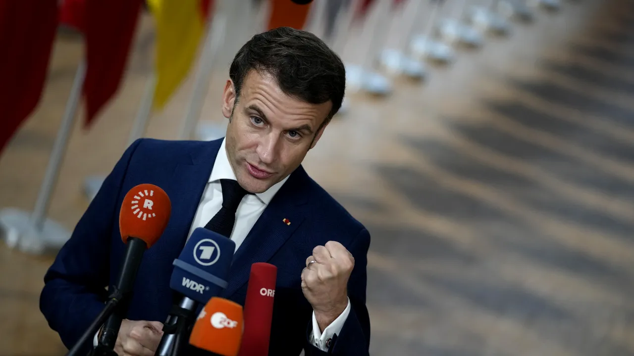 Emmanuel Macron denunţă un atac 