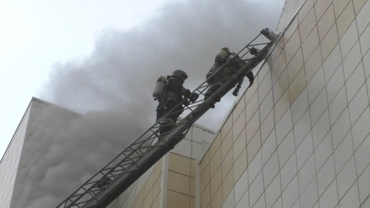 Guvernatorul regiunii ruse Kemerovo a demisionat în urma incendiului de la centrul comercial, soldat cu peste 60 de morţi