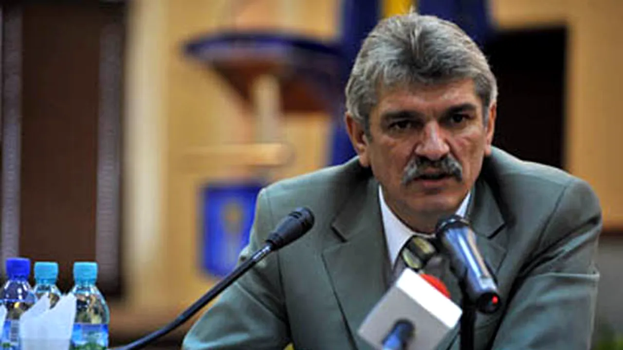 Şeful STS, Marcel Opriş, trecut în rezervă de preşedinte, după 12 ani de conducere a serviciului/ STS, explicaţiile legate de alegerile din 2009 şi protocolul ţinut 13 ani departe de public