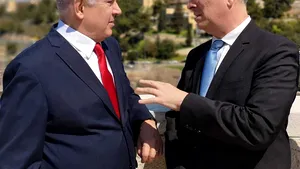 COMENTARIU Lelia Munteanu: Regele Bibi n-are de gând să abdice